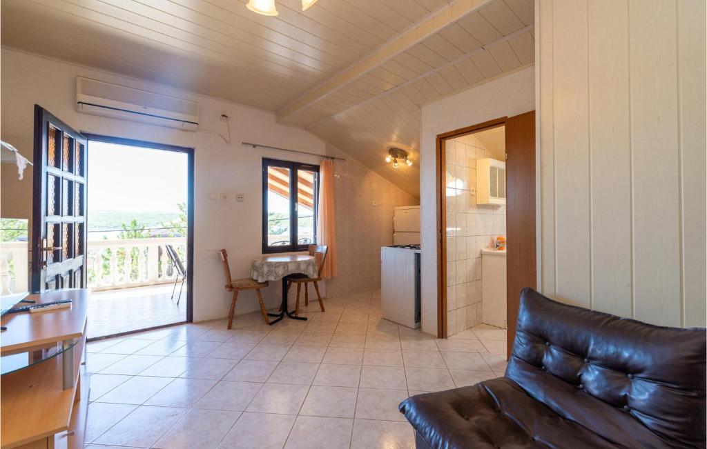 Lovely Apartment In Susnjar Ii photo 3