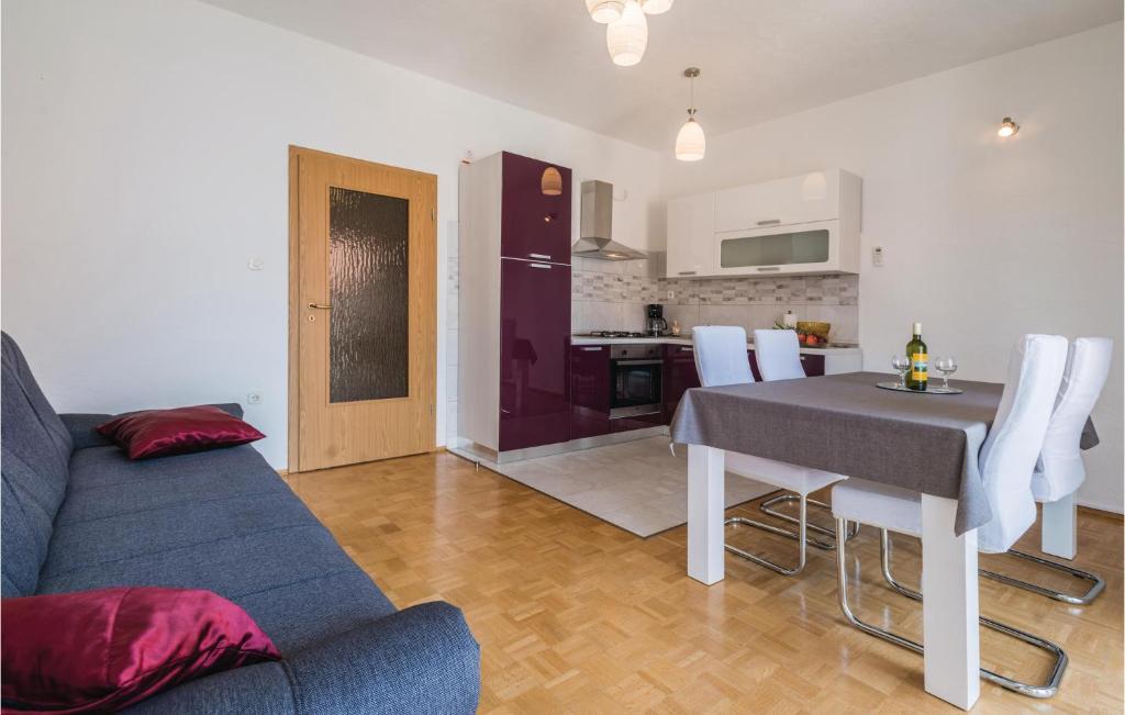 Gorgeous Apartment In Senj With Kitchen photo 3