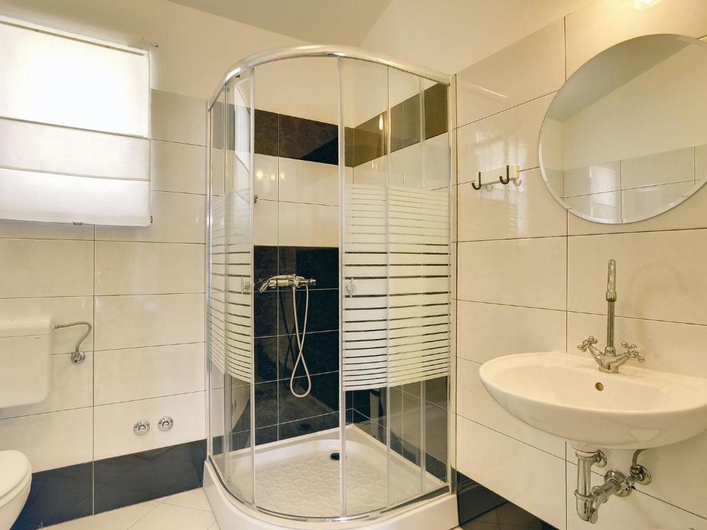 Villa in Krnica near Beach & Pool photo 3