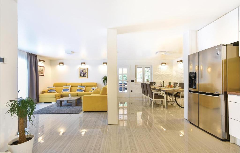 Beautiful Home In Omis With Sauna photo 3