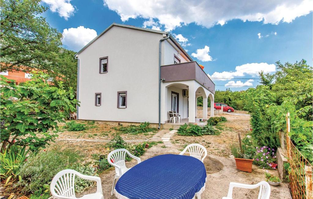 3 Bedroom Gorgeous Apartment In Grizane photo 3