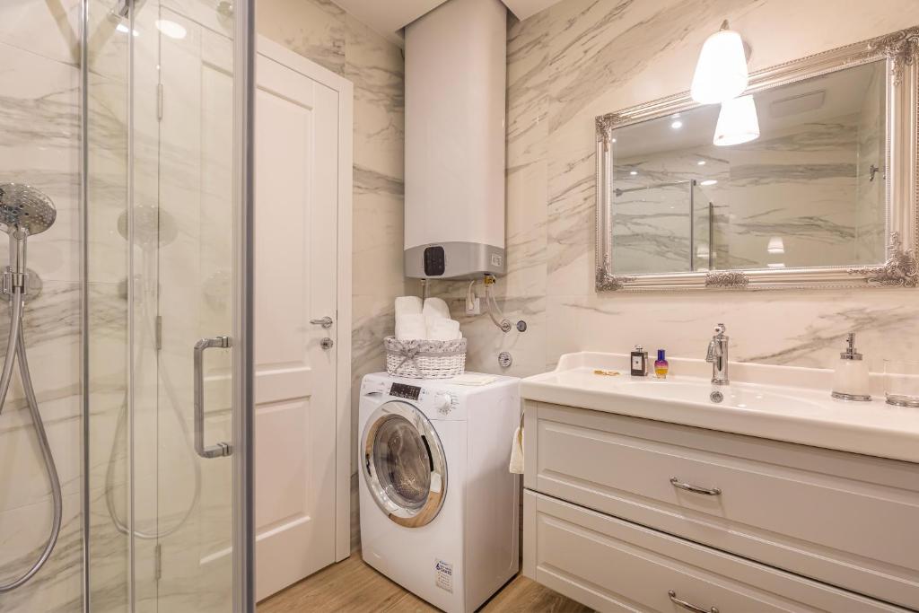 Three Musketeers Apartments Deluxe photo 3