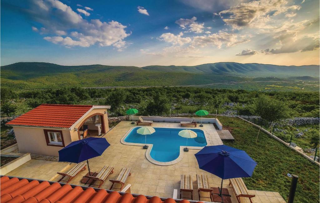 Awesome Home In Radosic — photo 1