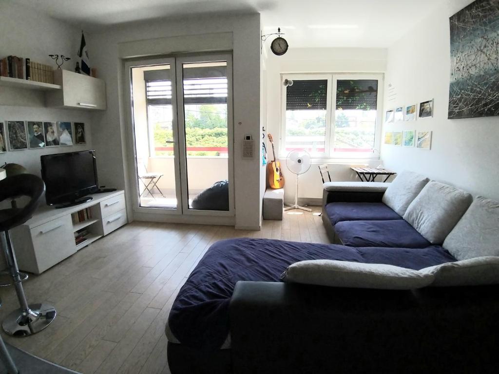 Theos atelier SELF CHECK IN APARTMENT w Free Private Parking — photo 1