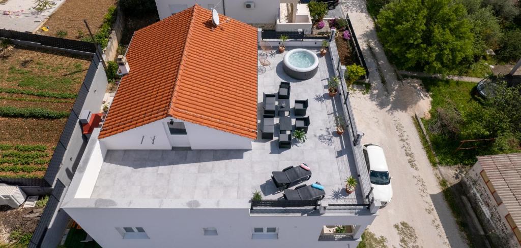 Studio apartman with jacuzzi on rooftop — photo 1