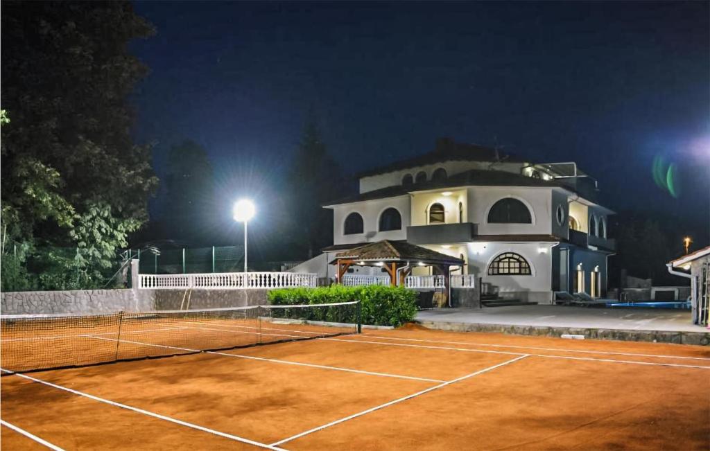 Luxurious Home In Jurdani With Sauna photo 2