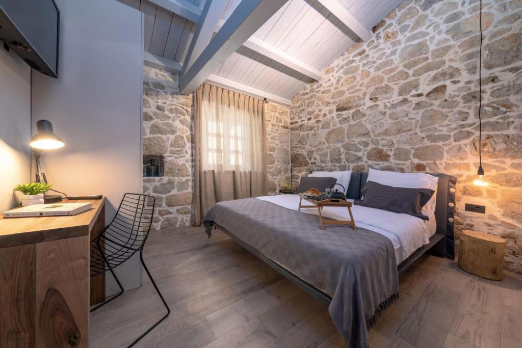 Rustic villa Dvori with outdoor pool in Porec photo 2