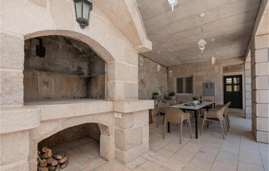 Three-Bedroom Holiday Home In Zmijavci photo 2