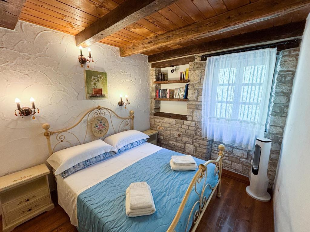 City Center Coastal Escape - Apartments with Sea View or Cozy Room photo 2