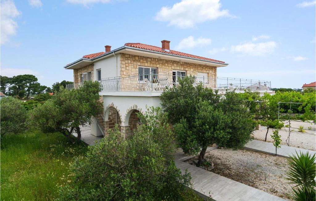 Beautiful Apartment In Gornje Selo With Wifi — photo 1