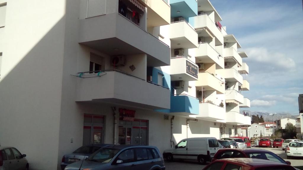 Apartments with WiFi Split - 12357 — photo 1