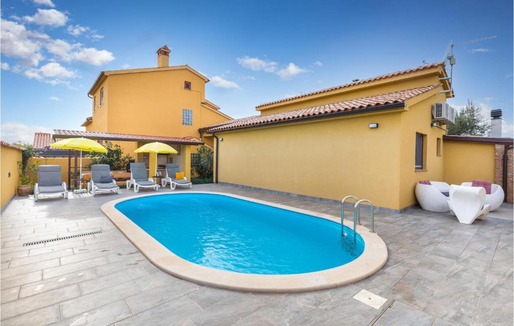 Beautiful Home In Galizana — photo 1