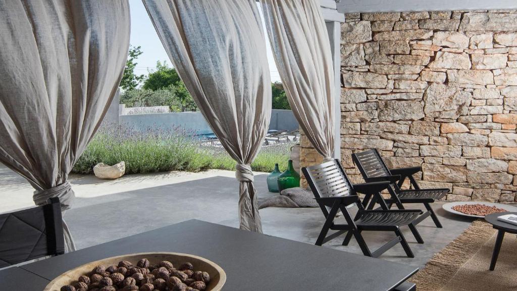 Rustic luxury villa with stunning interior in Tinjan — photo 1