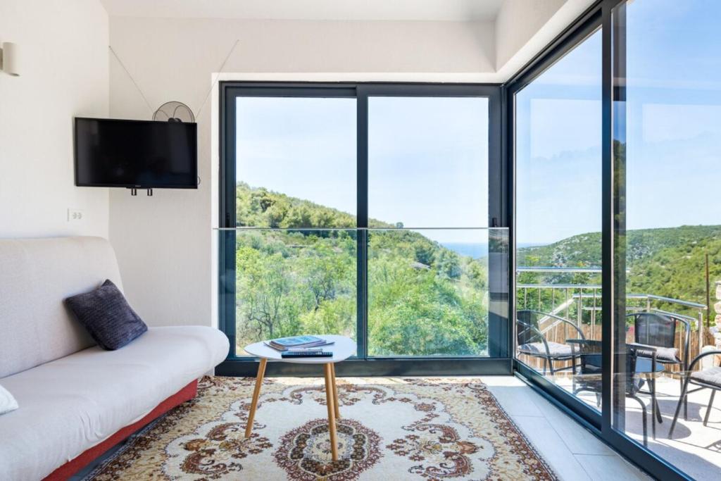 Rural house Pikola with sea view on Vis Island — photo 1