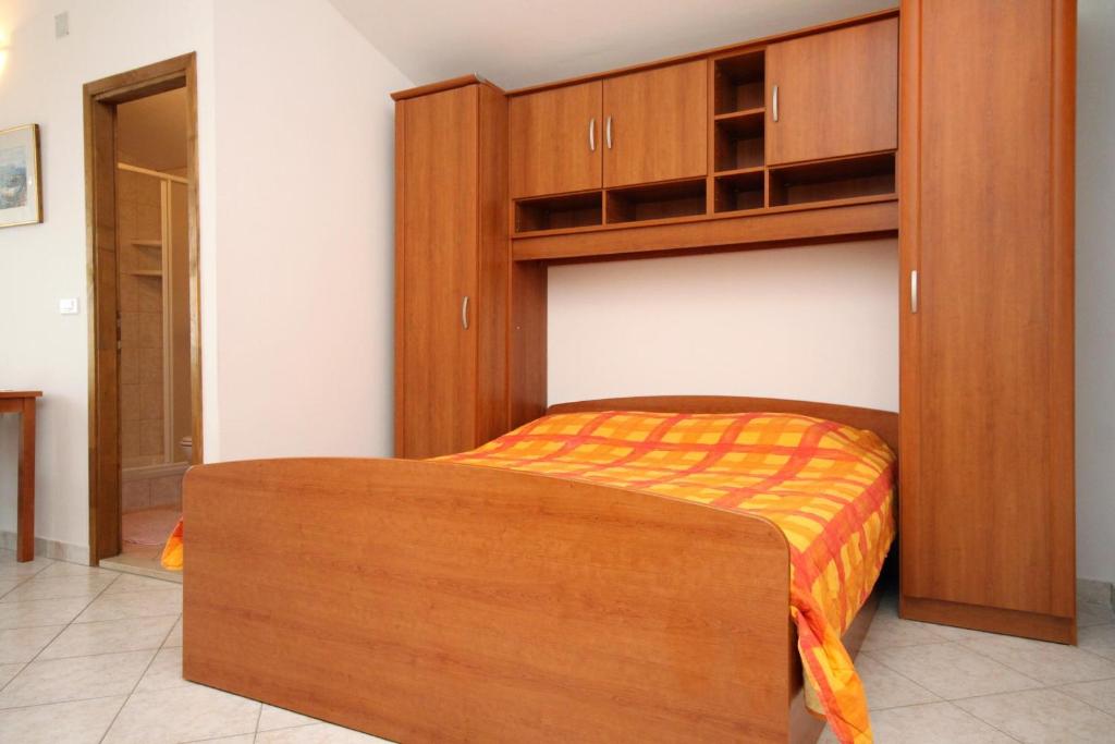 Studio Metajna 4116a photo 2