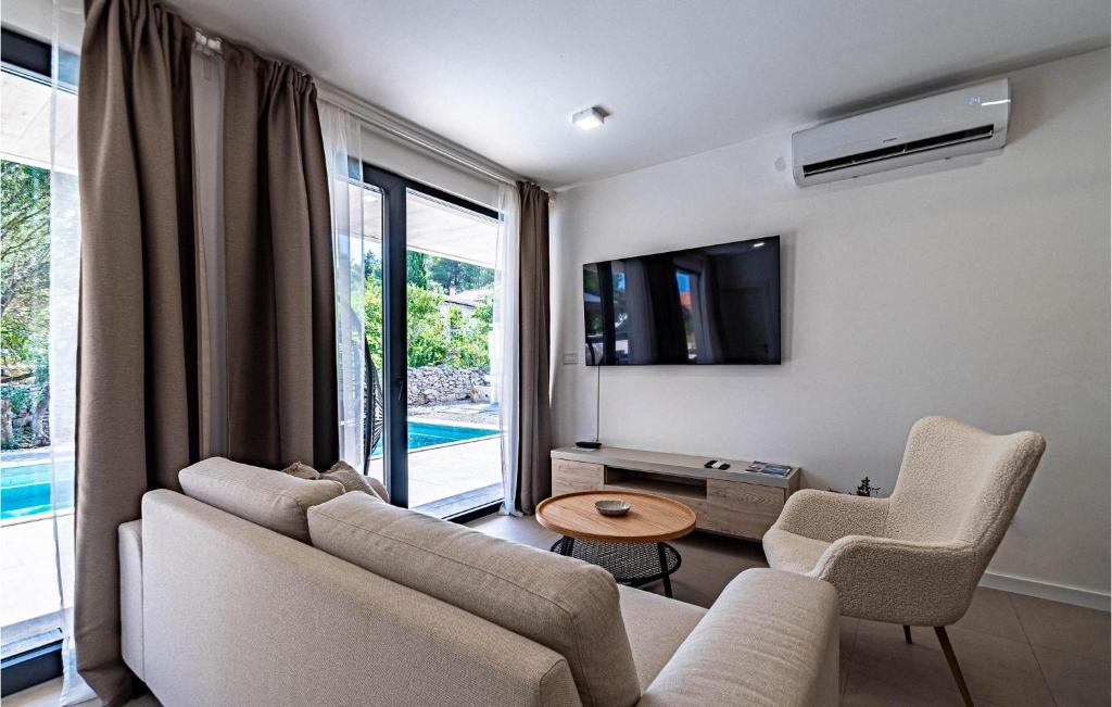 3 Bedroom Nice Home In Prizba photo 3