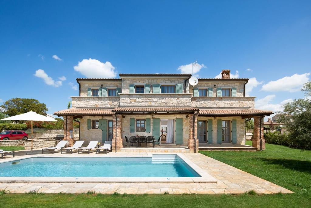 Rustic Villa Ruta & Seseli with a pool — photo 1