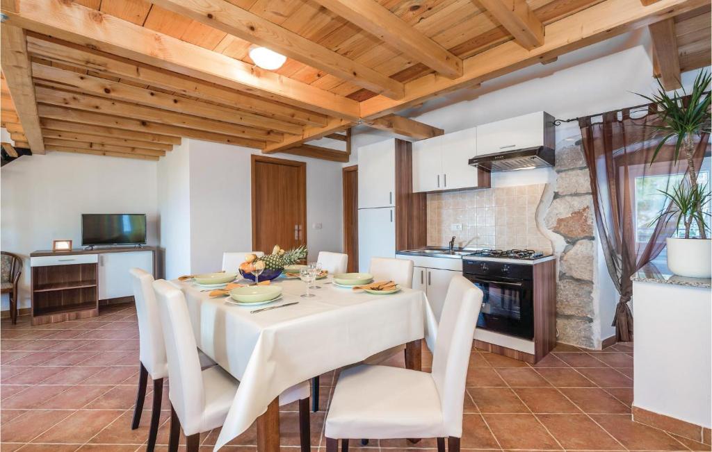 Nice Home In Moscenicka Draga photo 2