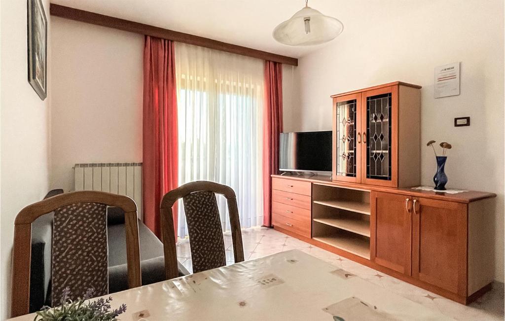 Beautiful Apartment In Kukci With Wifi photo 3