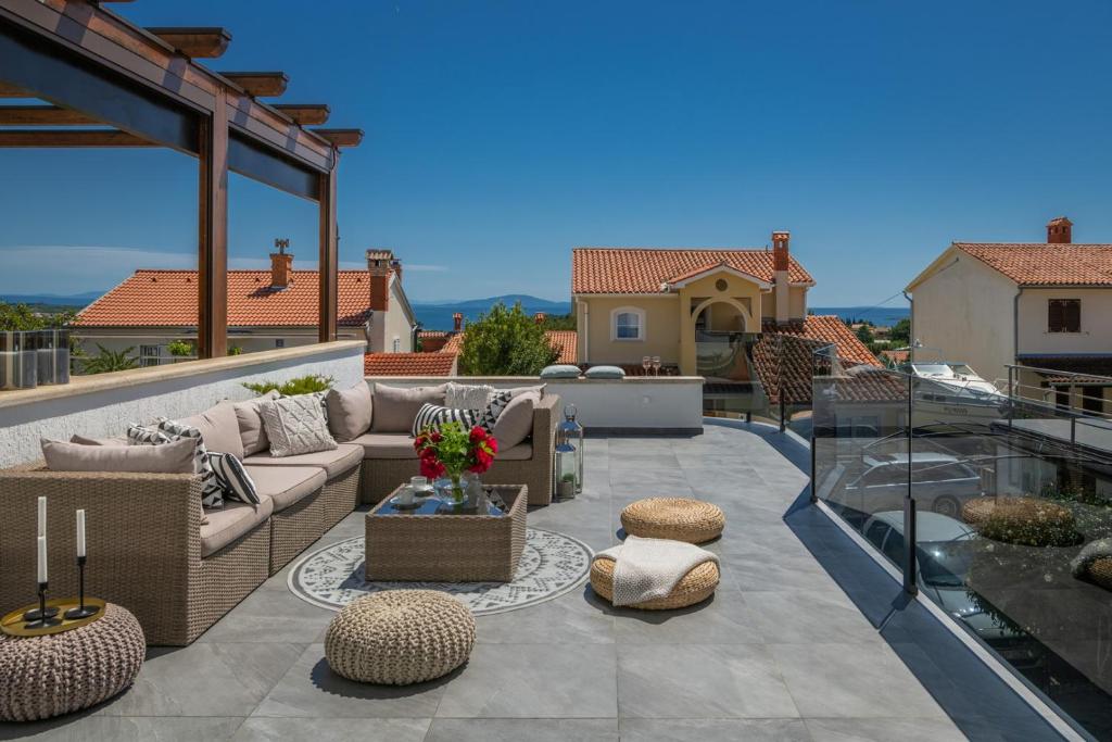 Sea view modern spacious lounge house — photo 1