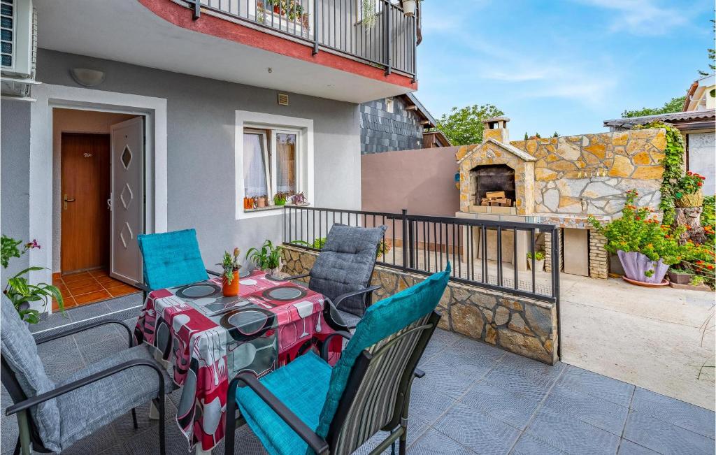 Amazing Apartment In Premantura With Wifi photo 2