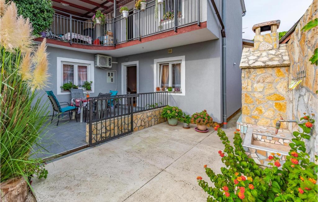 Amazing Apartment In Premantura With Wifi photo 3