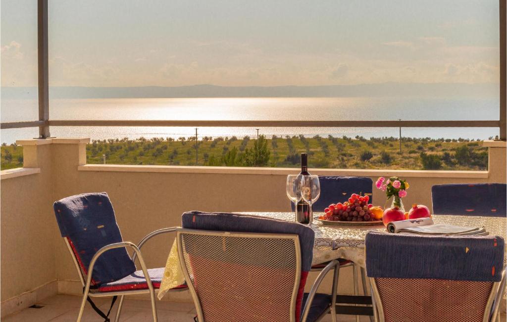 Awesome Home In Makarska photo 3