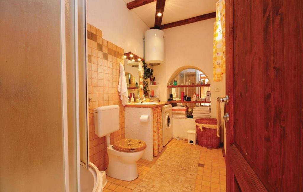 Seaside stone house photo 3