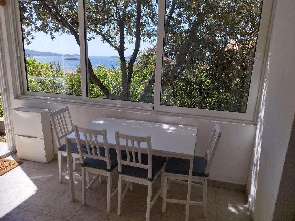 Summer cottage with breathtaking view photo 3