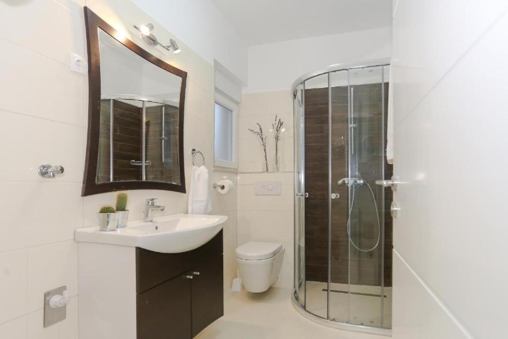 Studio apartment in Tribunj with air conditioning photo 3