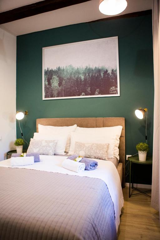 Luxurious apartment with private garden photo 2
