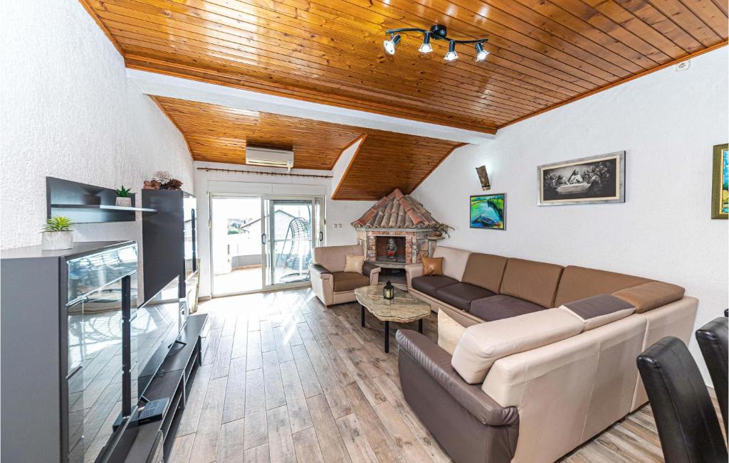 Beautiful Apartment In Kastel Stafilic photo 2