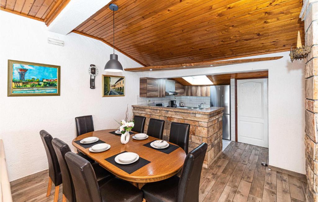 Beautiful Apartment In Kastel Stafilic photo 3