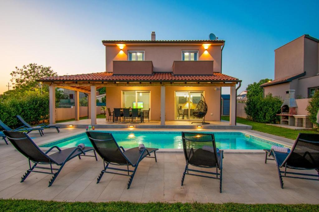 Villa Enjoy mit privatem Pool — photo 1