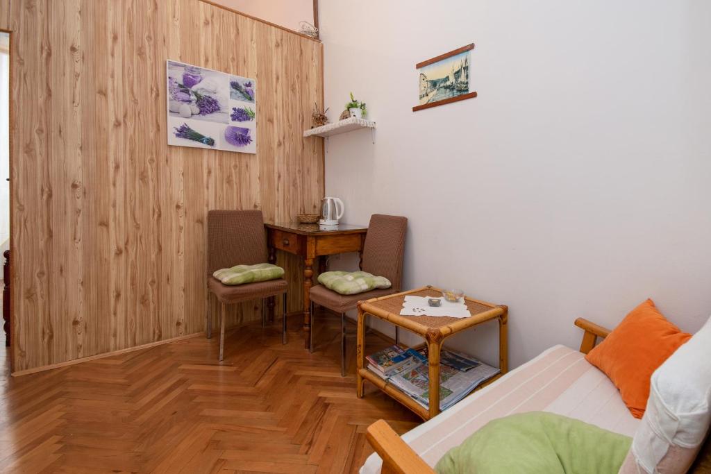 Apartments by the sea Rijeka - 13746 photo 2