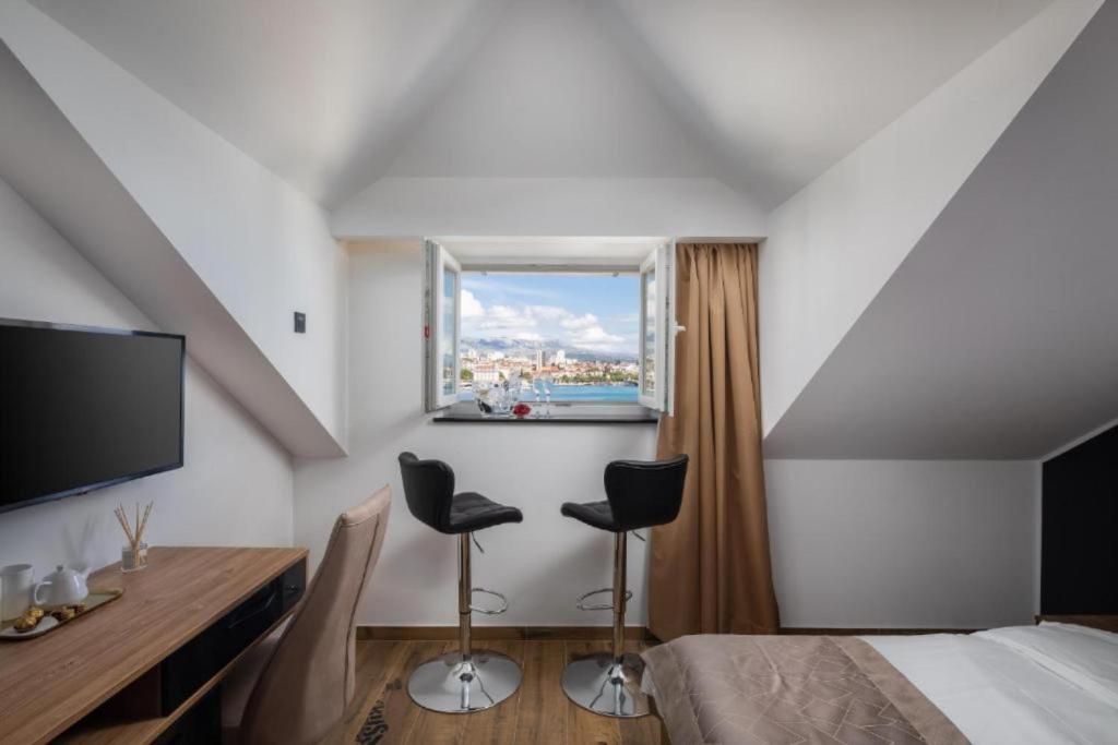 Top rooms photo 2