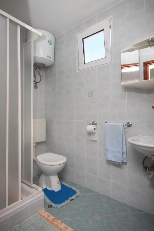 Apartments by the sea Metajna photo 3