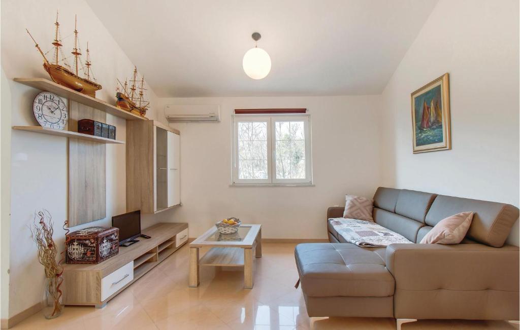 Amazing Apartment In Porozina With Wifi photo 2