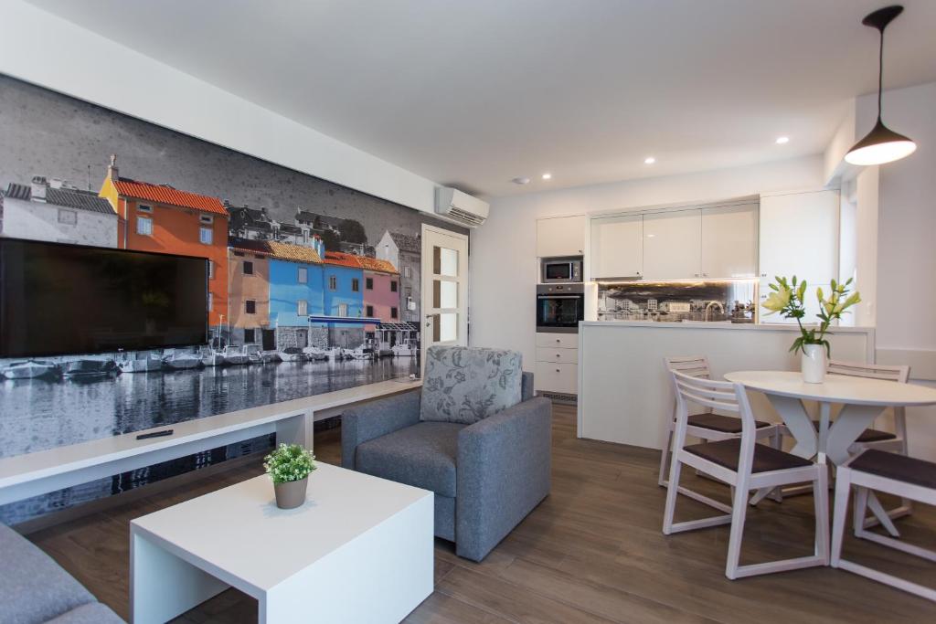 Ringo Apartments photo 2