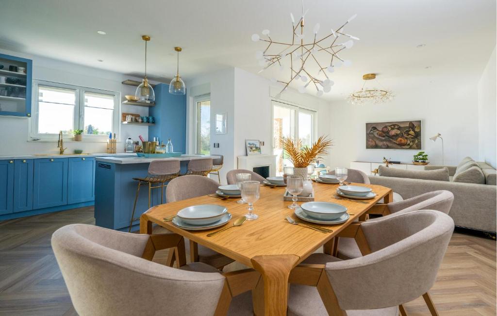 Gorgeous Home In Nedescina photo 3