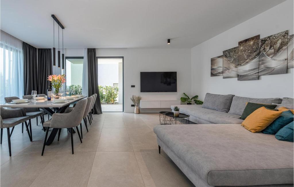 Amazing Home In Pasman photo 3