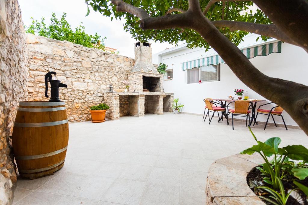 Guest House Mara photo 3