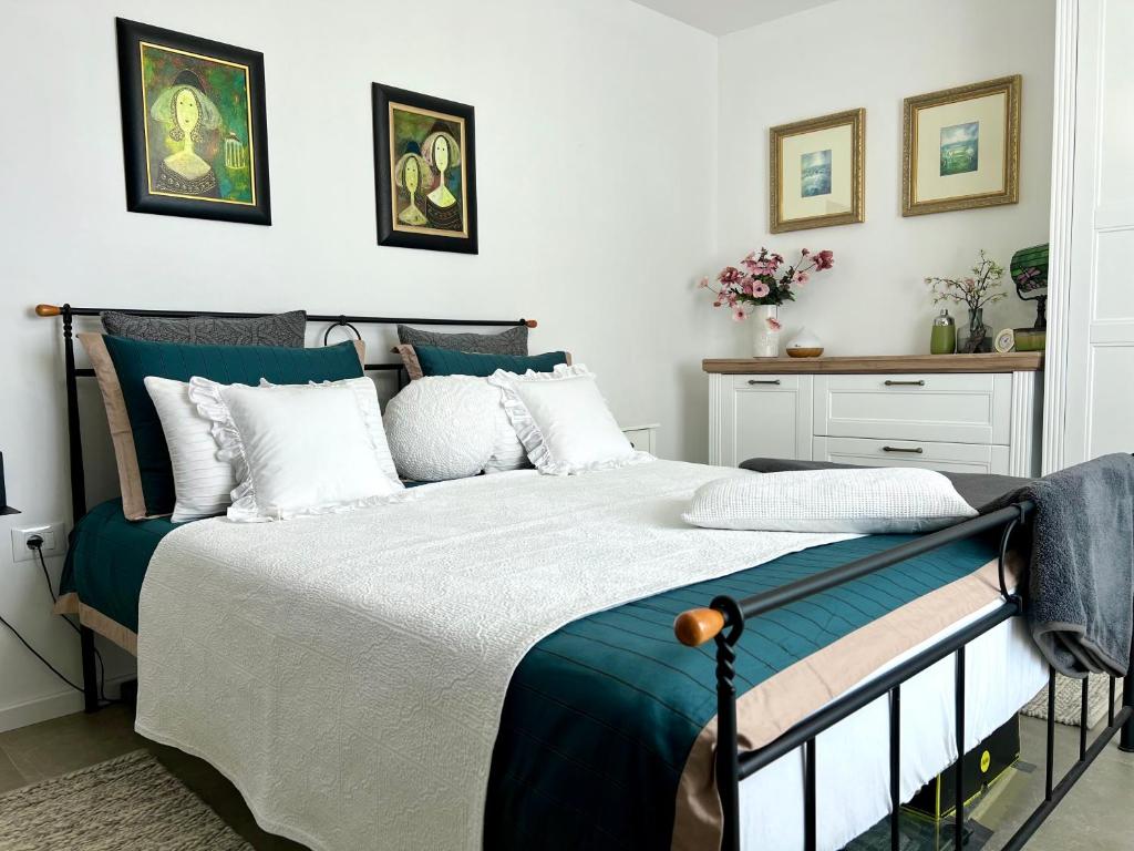 Sunny Apartment photo 2