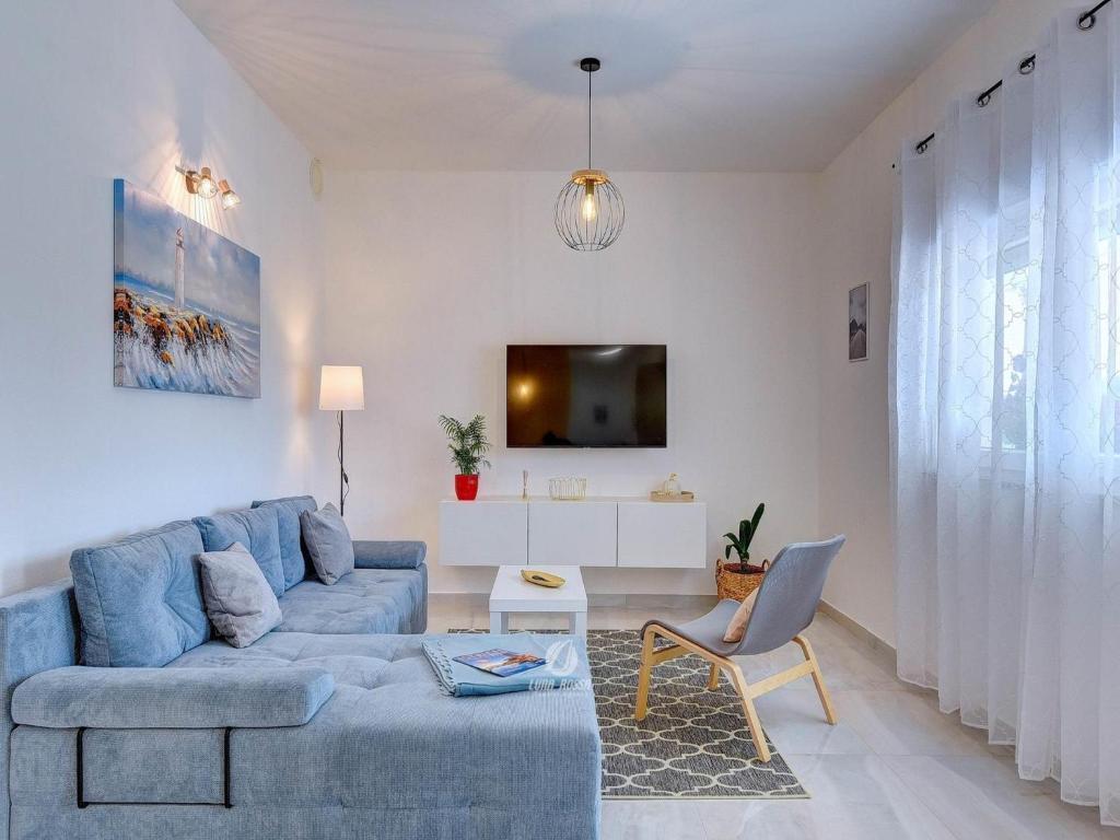 Apartment in Valtura with Family-Friendly Yard — photo 1