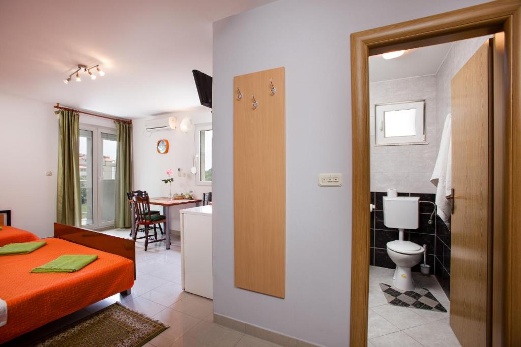 Studio Duce 16877d photo 3