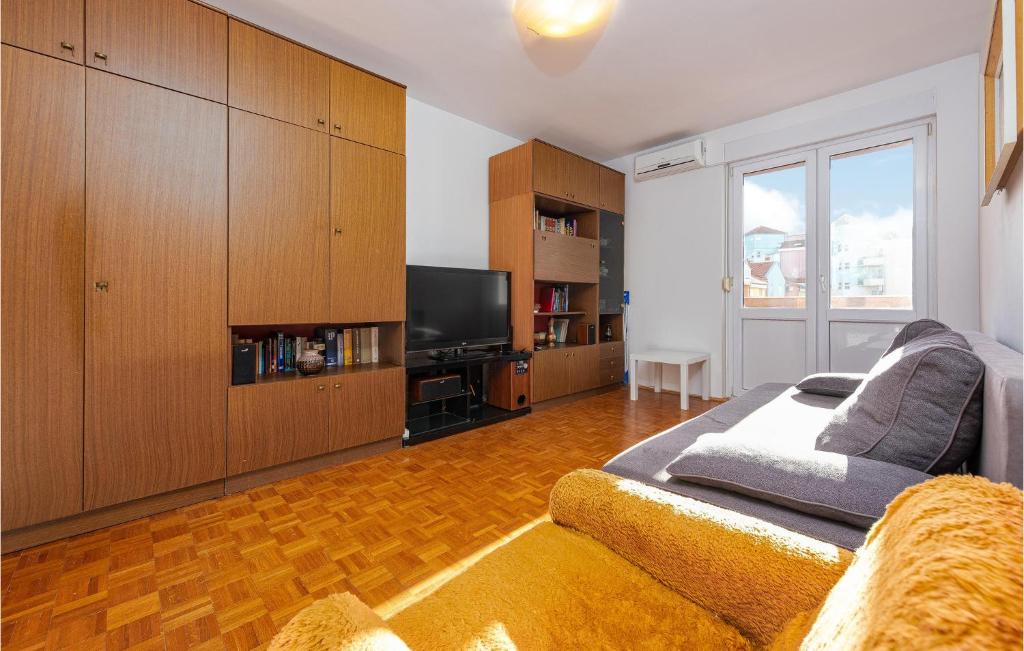 1 Bedroom Cozy Apartment In Zadar photo 2