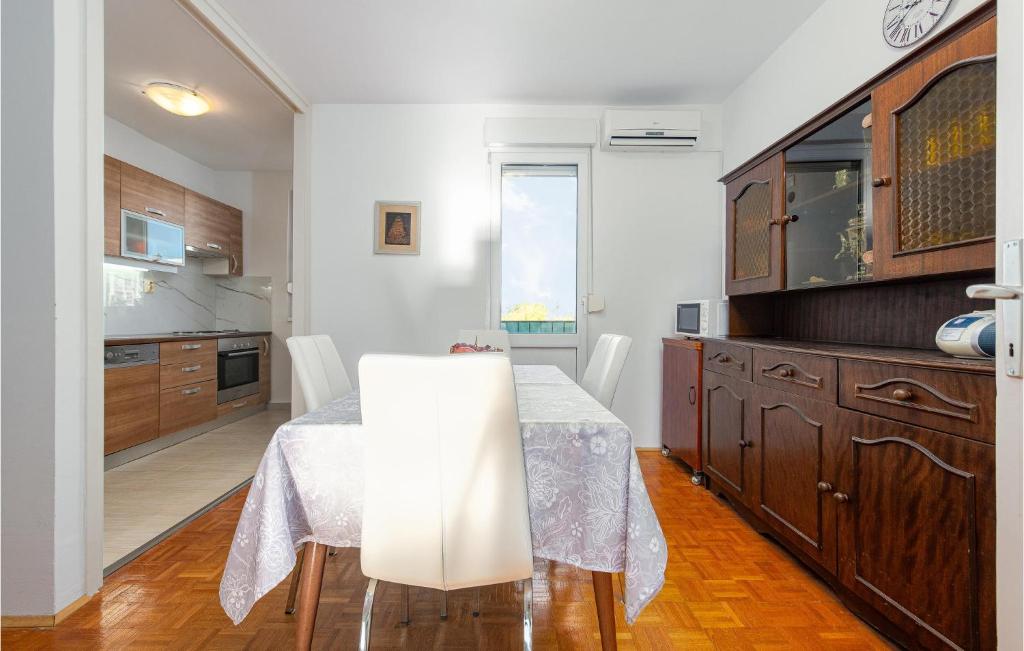 1 Bedroom Cozy Apartment In Zadar photo 3