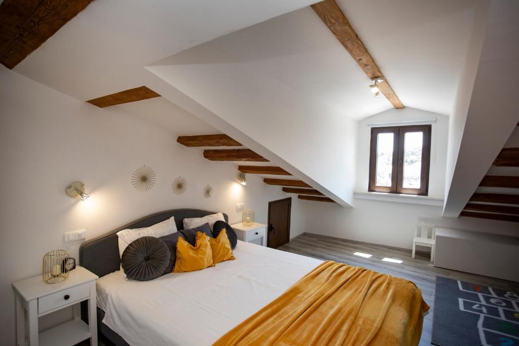 Central Square apartment in Old town Rovinj photo 2