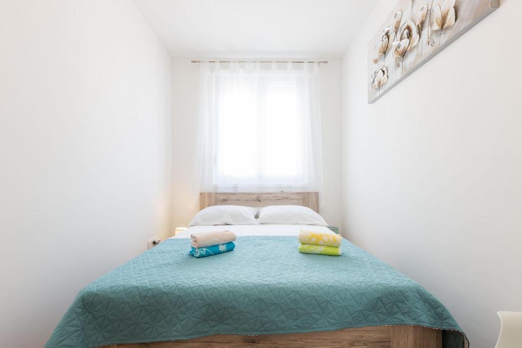 Tanja modern apartment with balcony and parking garage photo 2
