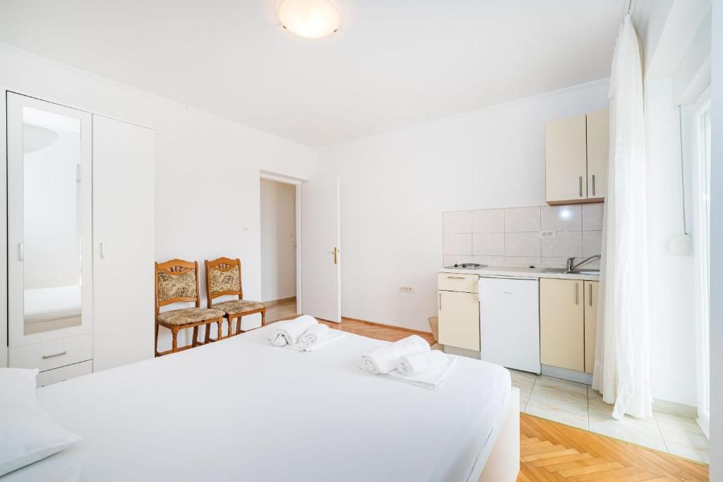Studio Apartments Near Center photo 3